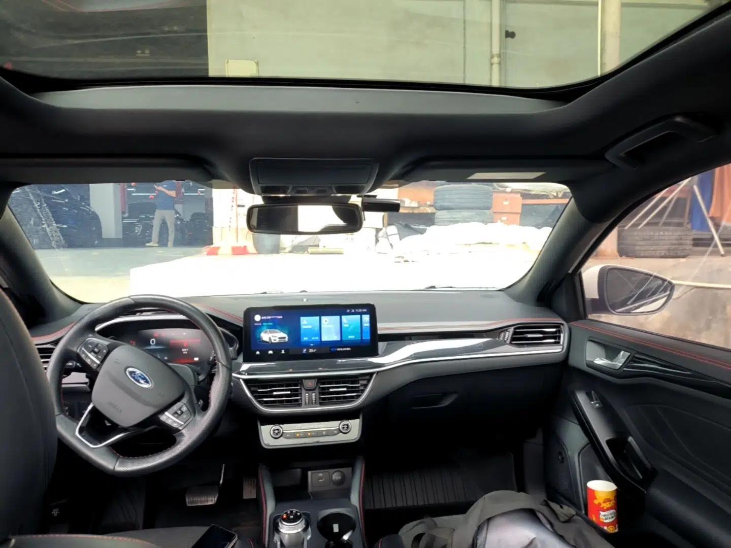Ford Focus 2021 Sedan EcoBoost 180 Automatic ST Line — миниатюра 21