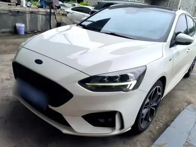 Ford Focus 2021 Sedan EcoBoost 180 Automatic ST Line