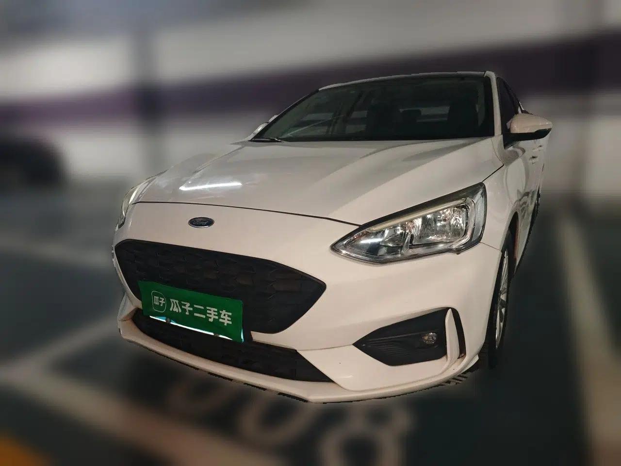 Ford Focus 2020 Sedan 1.5L Automatic Sharp Edition — миниатюра 1