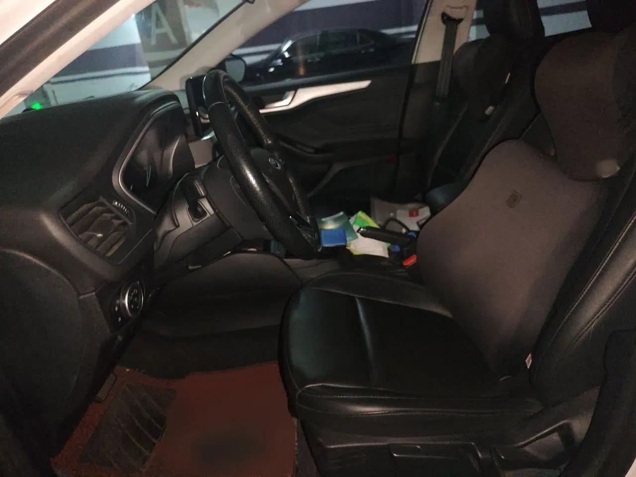 Ford Focus 2020 Sedan 1.5L Automatic Sharp Edition — миниатюра 15