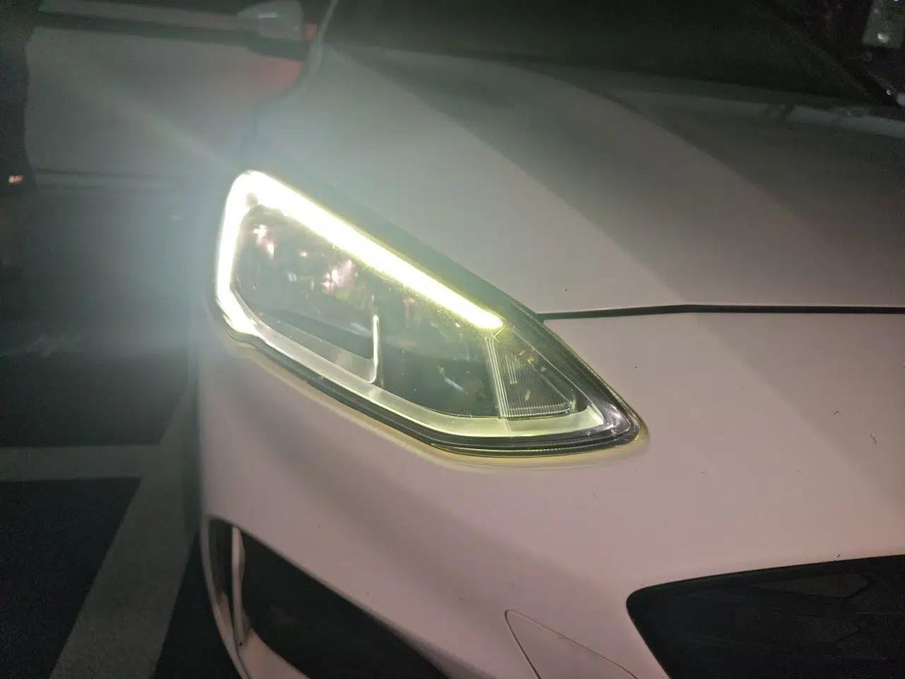 Ford Focus 2020 Sedan 1.5L Automatic Sharp Edition — миниатюра 7