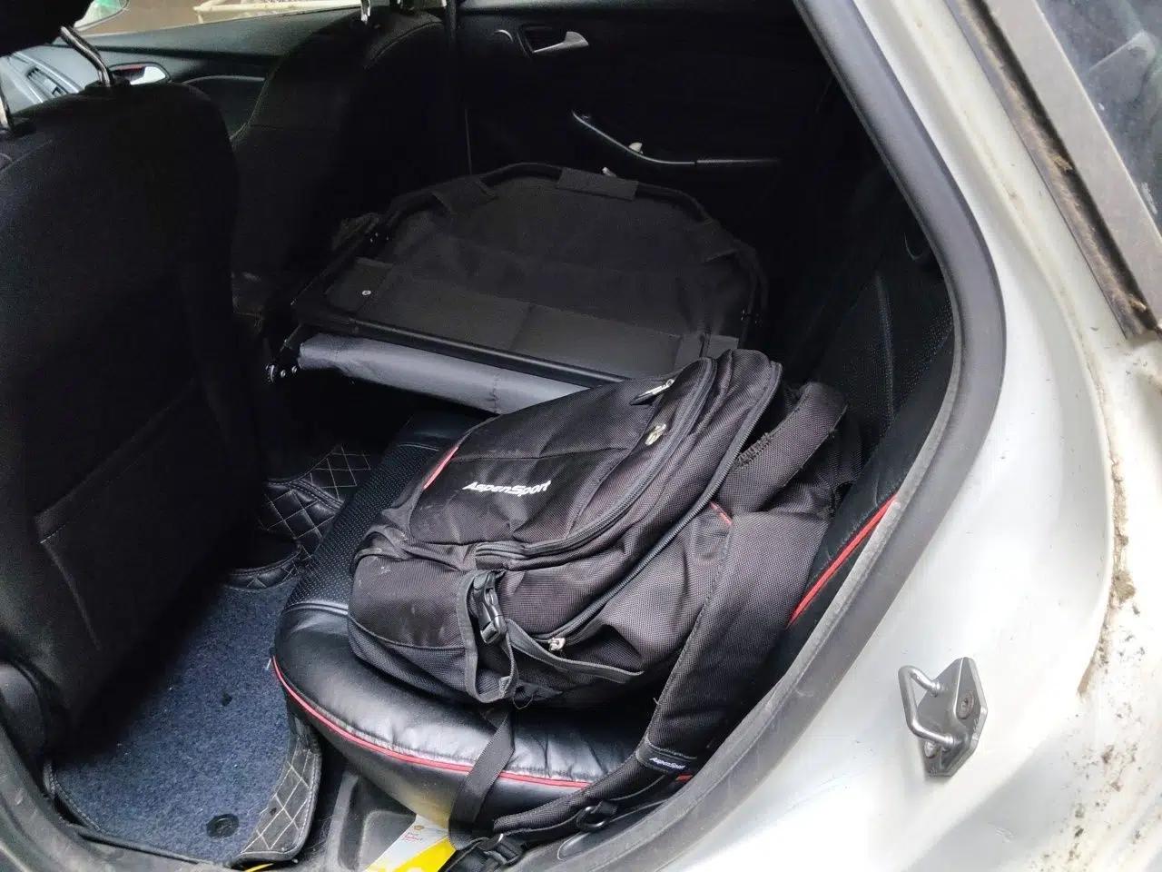 Ford Focus 2012 Hatchback 2.0L Manual Luxury Sport Model — миниатюра 14