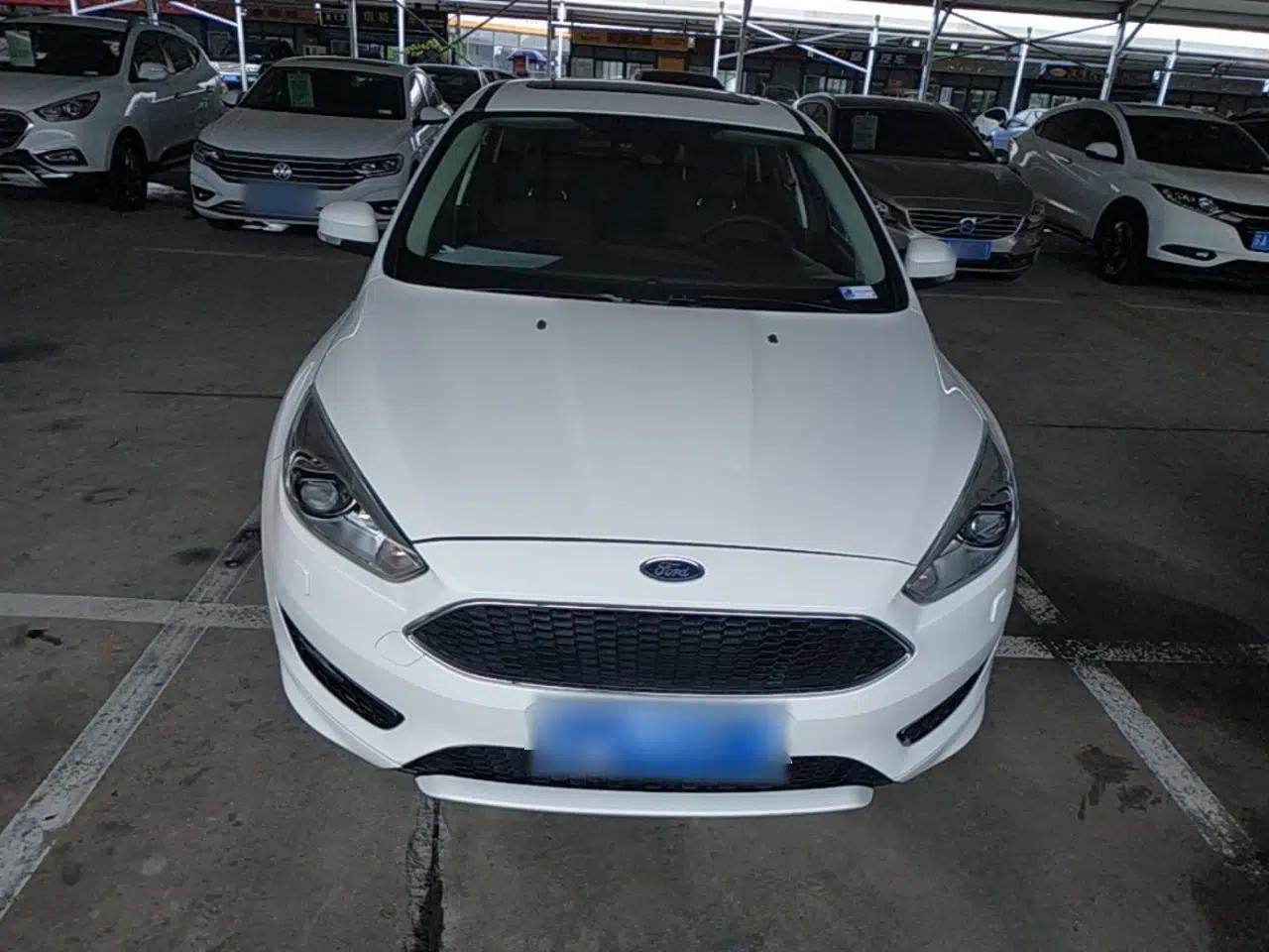 Ford Focus 2018 Hatchback Classic EcoBoost 180 Automatic Sport Edition — миниатюра 2