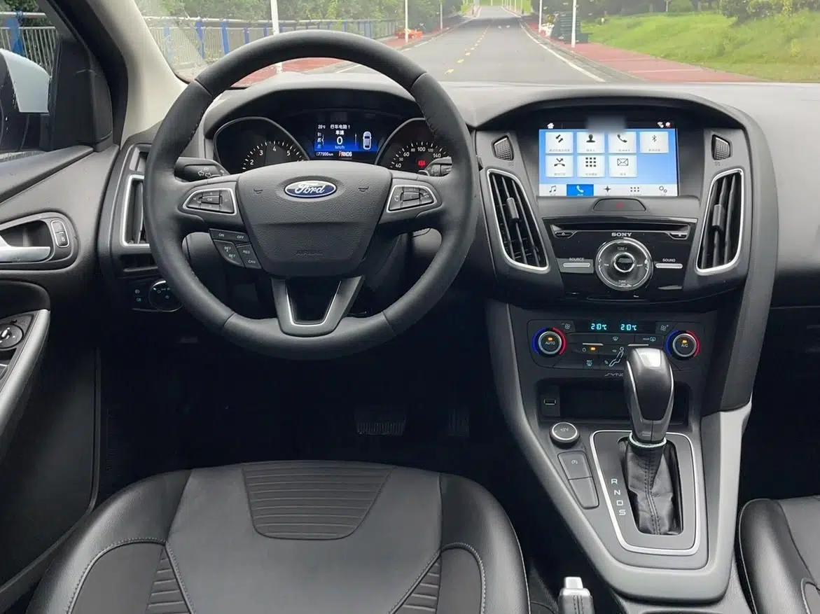 Ford Focus 2018 Hatchback Classic EcoBoost 180 Automatic Sport Edition — миниатюра 21