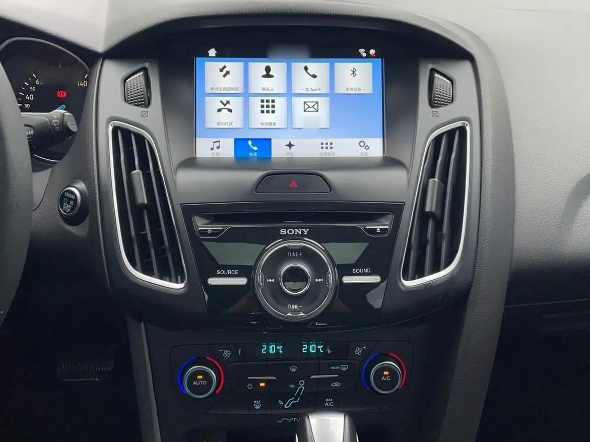 Ford Focus 2018 Hatchback Classic EcoBoost 180 Automatic Sport Edition — миниатюра 23