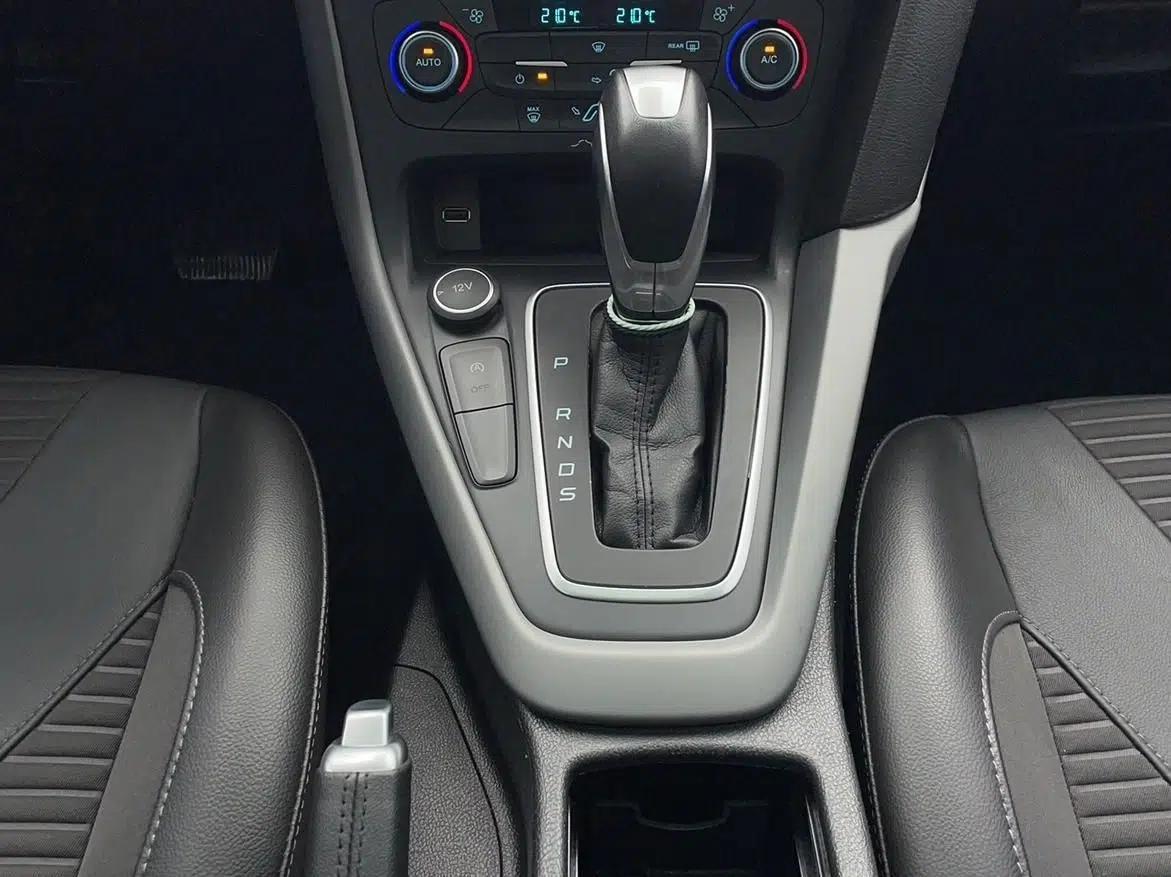 Ford Focus 2018 Hatchback Classic EcoBoost 180 Automatic Sport Edition — миниатюра 24