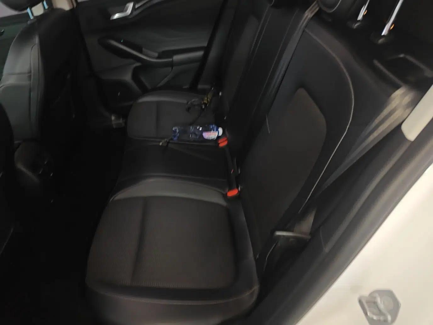 Ford Focus 2021 Hatchback EcoBoost 180 Automatic Titanium Edition — миниатюра 20