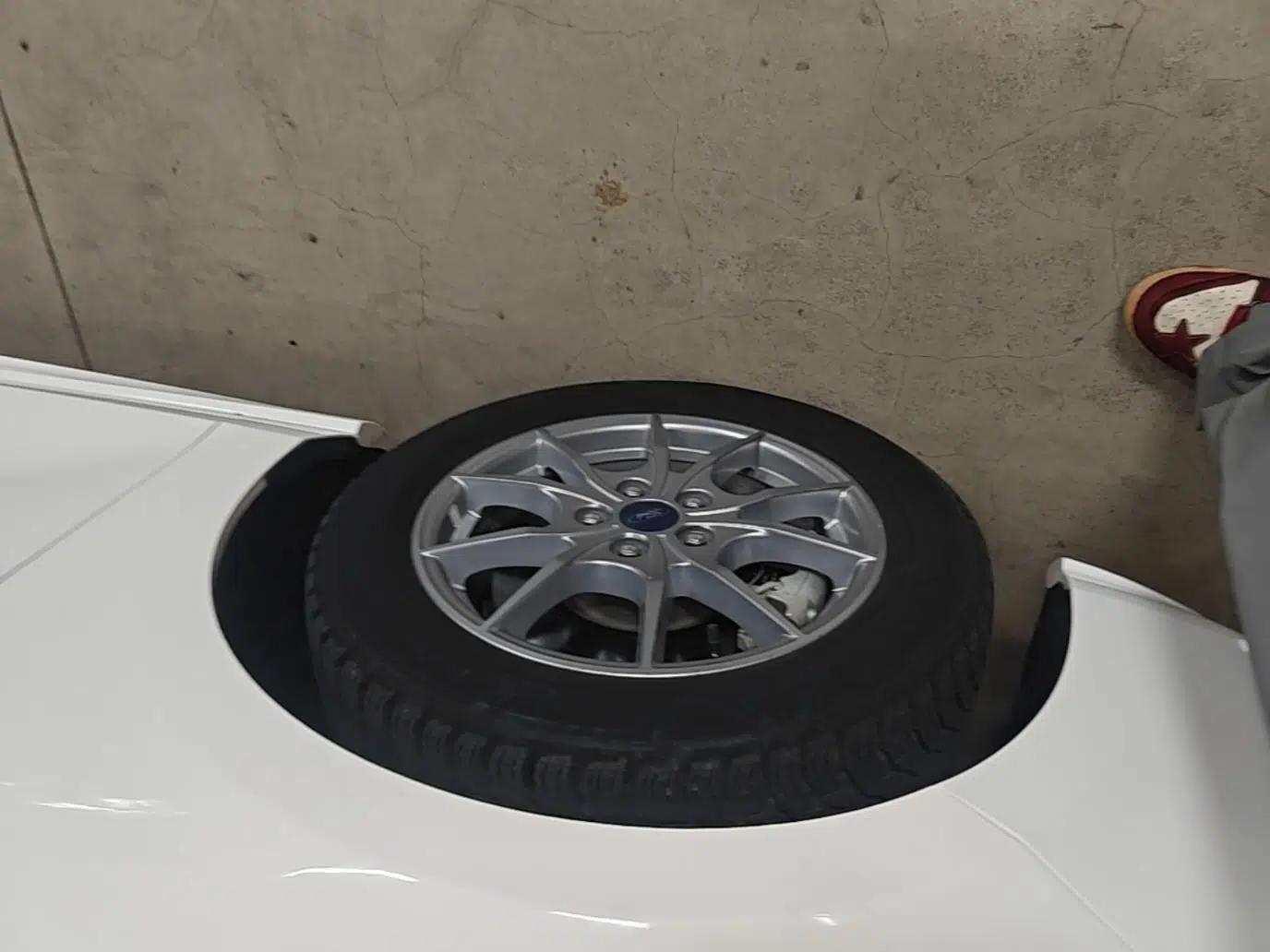 Ford Focus 2021 Hatchback EcoBoost 180 Automatic Titanium Edition — миниатюра 10