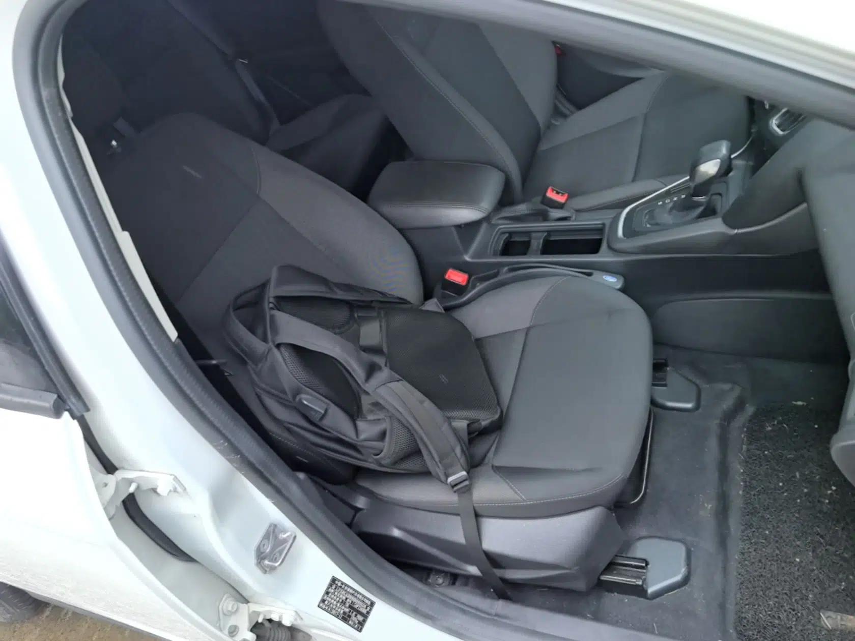 Ford Focus 2018 Hatchback Classic 1.6L Automatic Comfort Plus SmartDrive Edition — миниатюра 19