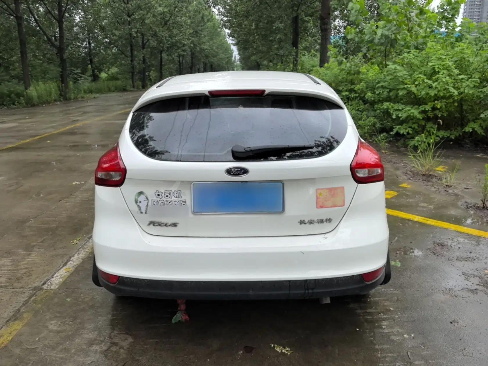 Ford Focus 2018 Hatchback Classic 1.6L Automatic Comfort Plus SmartDrive Edition — миниатюра 5