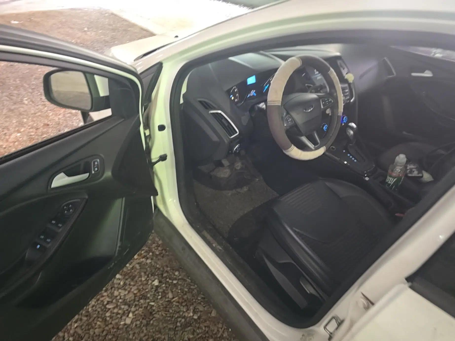 Ford Focus 2018 Sedan Classic 1.6L Automatic Trendy SmartDrive Edition — миниатюра 18