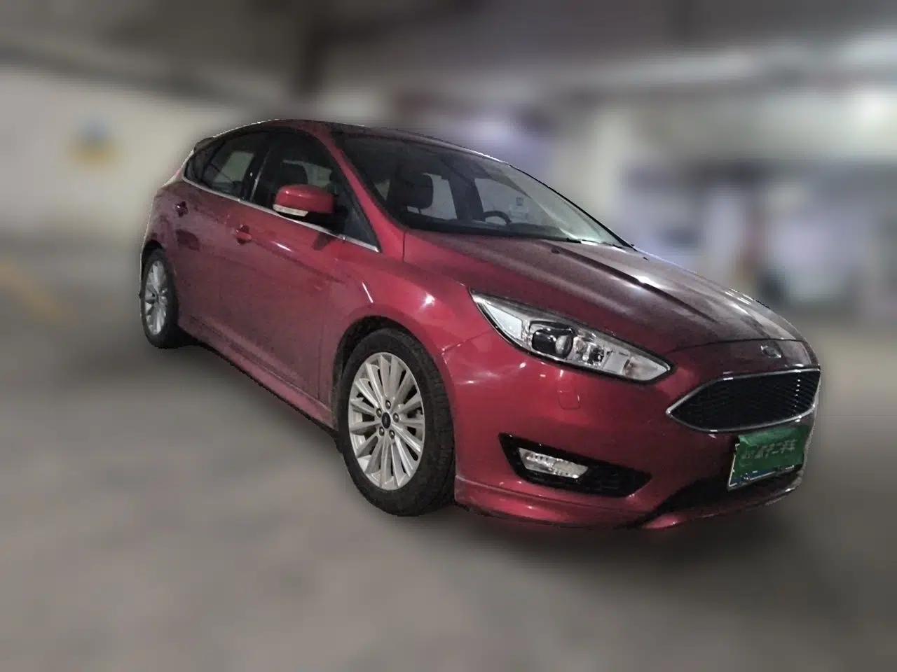 Ford Focus 2018 Hatchback Classic EcoBoost 180 Automatic Sport Edition — миниатюра 3