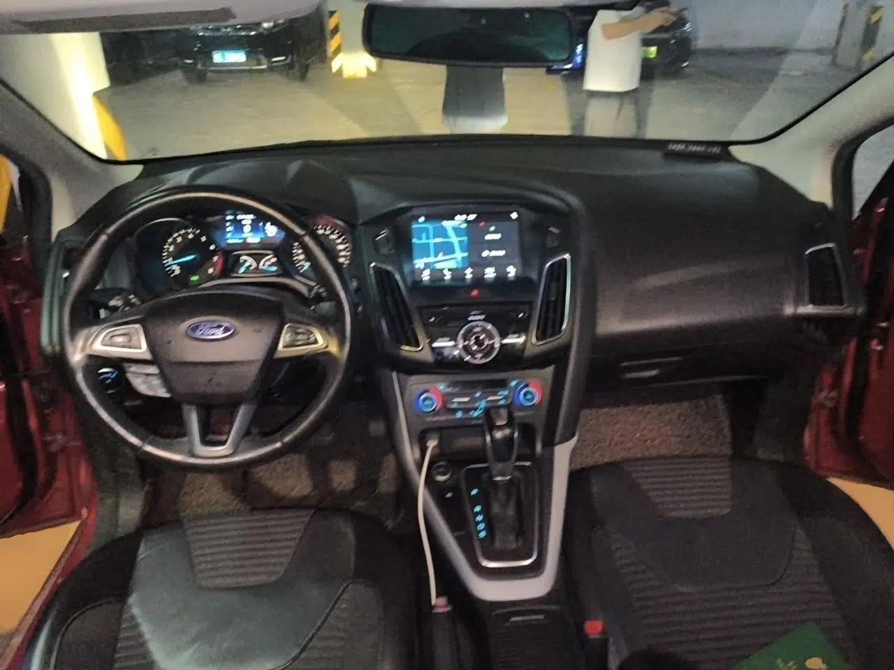 Ford Focus 2018 Hatchback Classic EcoBoost 180 Automatic Sport Edition — миниатюра 9