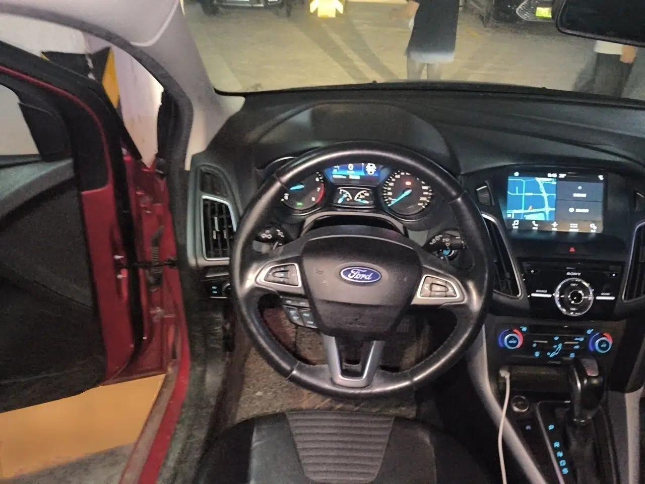 Ford Focus 2018 Hatchback Classic EcoBoost 180 Automatic Sport Edition — миниатюра 10