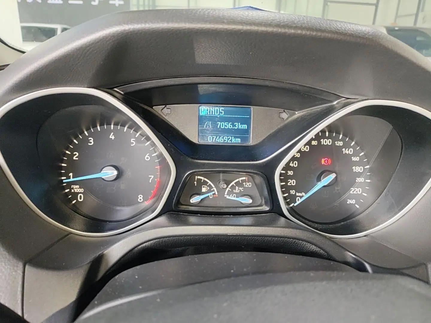 Ford Focus 2018 Hatchback Classic 1.6L Automatic Comfort Plus SmartDrive Edition — миниатюра 19