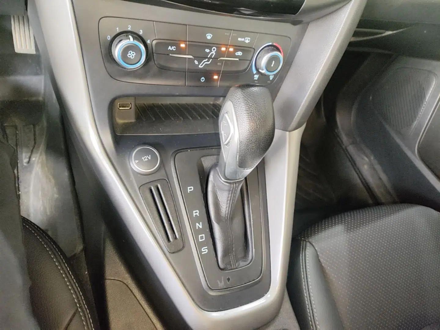 Ford Focus 2018 Hatchback Classic 1.6L Automatic Comfort Plus SmartDrive Edition — миниатюра 21