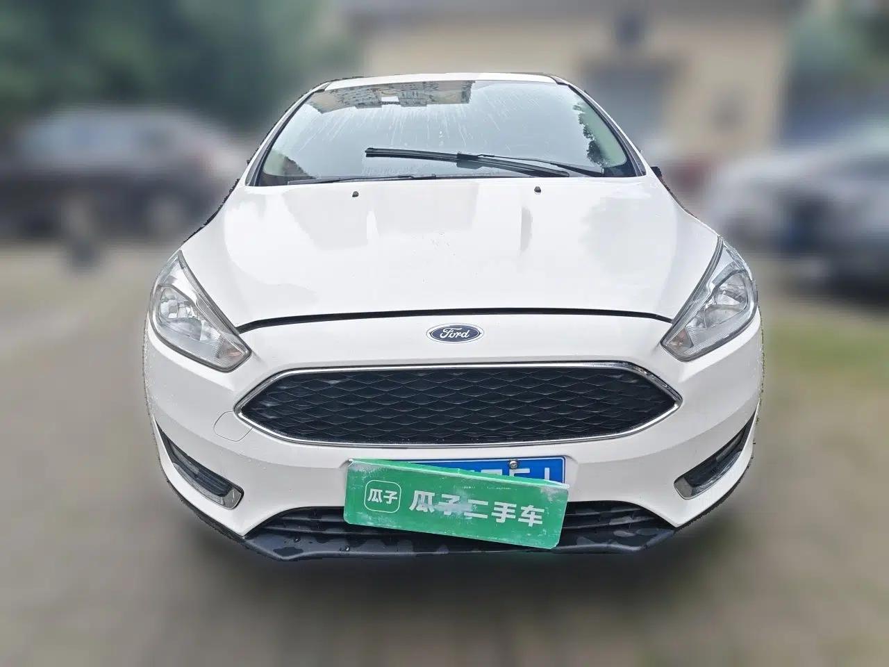 Ford Focus 2018 Hatchback Classic EcoBoost 180 Automatic Elite Model — миниатюра 2