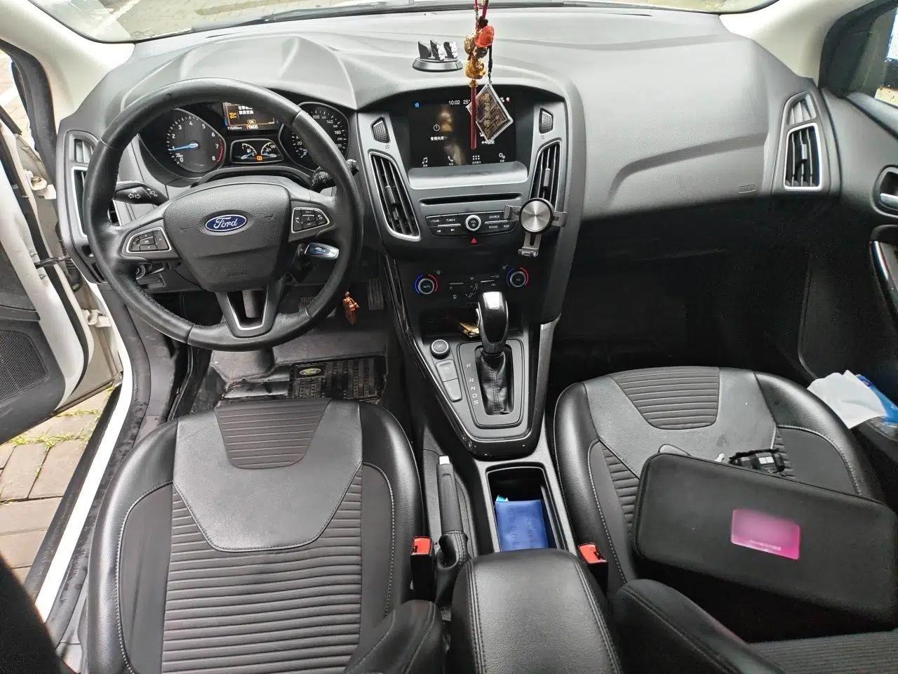 Ford Focus 2018 Hatchback Classic EcoBoost 180 Automatic Elite Model — миниатюра 9