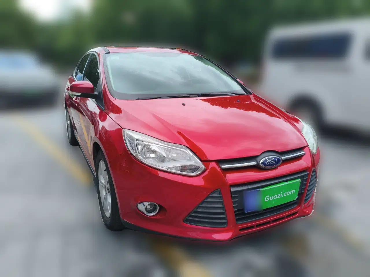 Ford Focus 2012 Hatchback 1.6L Automatic Fashion Edition — миниатюра 3
