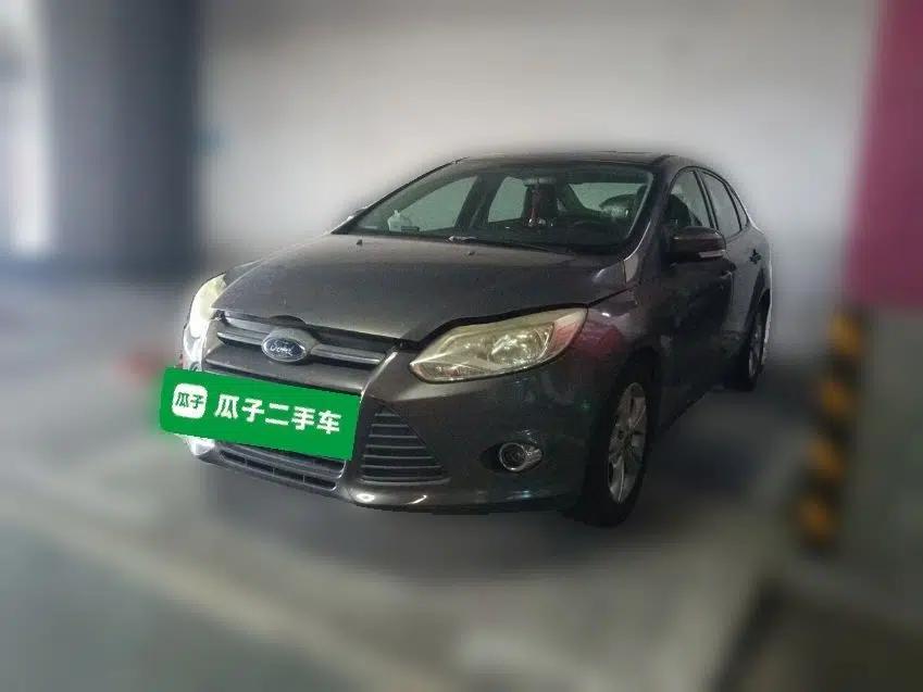 Ford Focus 2012 Sedan 1.6L Automatic Fashion Edition — миниатюра 1