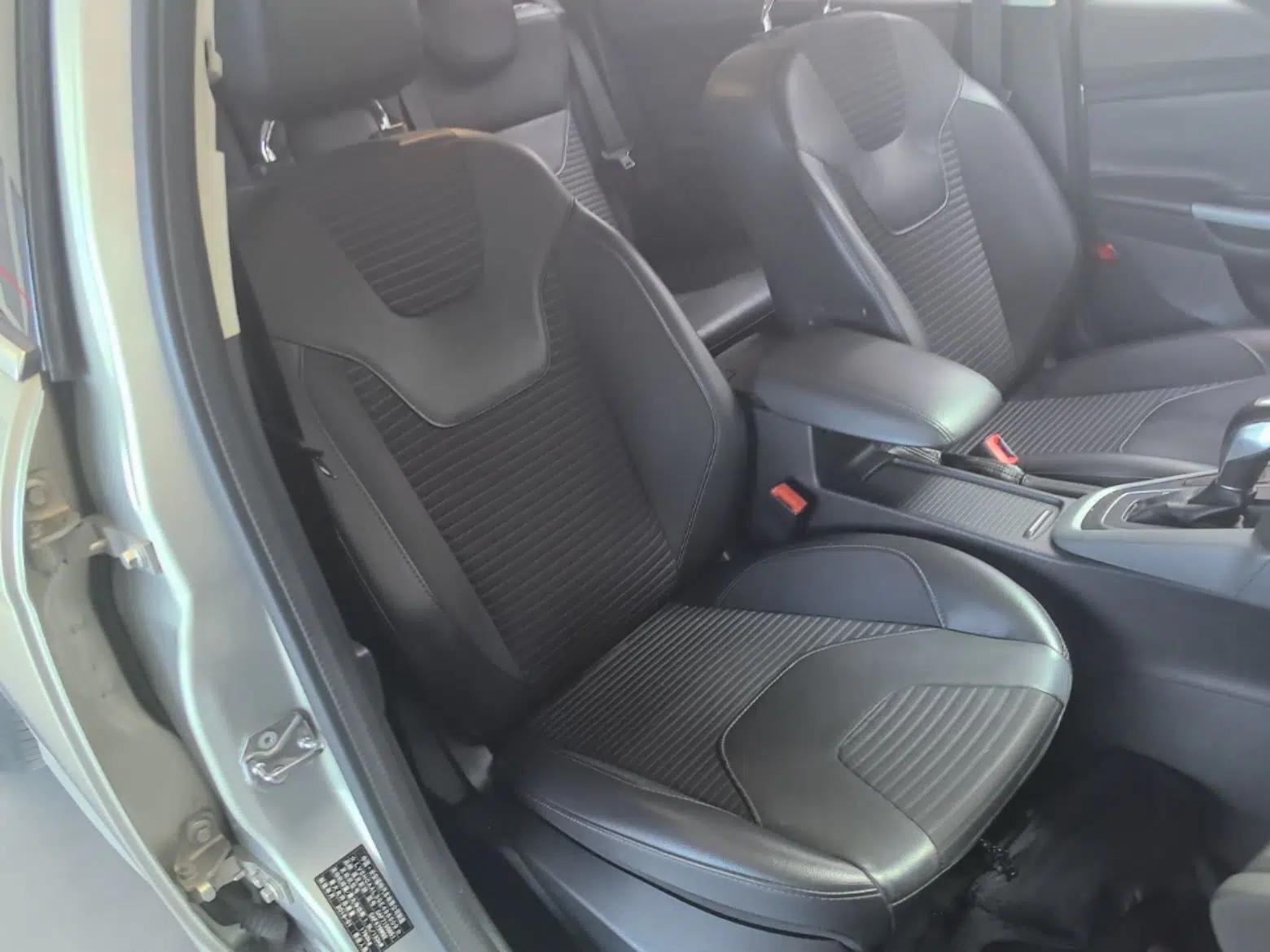 Ford Focus 2015 Hatchback EcoBoost 180 Automatic Sport Model — миниатюра 19