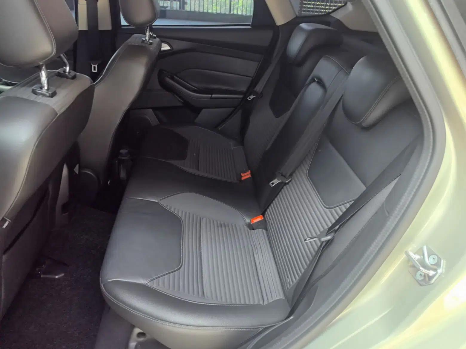 Ford Focus 2015 Hatchback EcoBoost 180 Automatic Sport Model — миниатюра 20