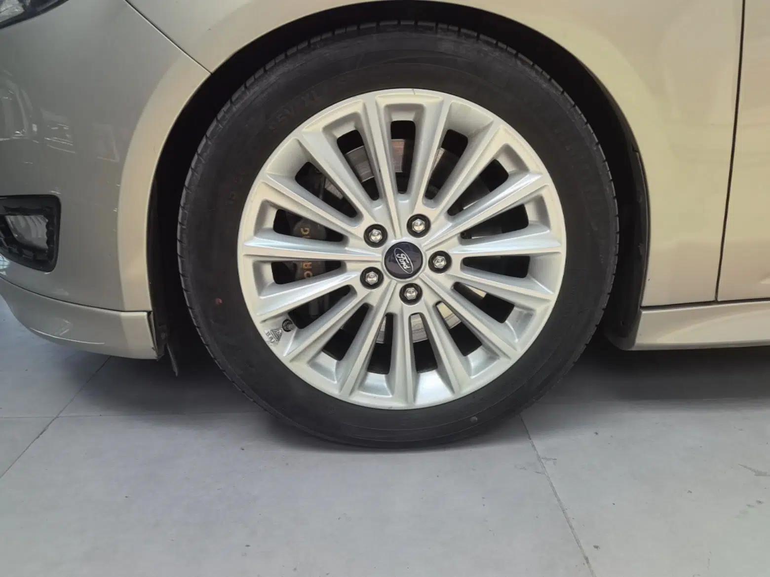 Ford Focus 2015 Hatchback EcoBoost 180 Automatic Sport Model — миниатюра 10