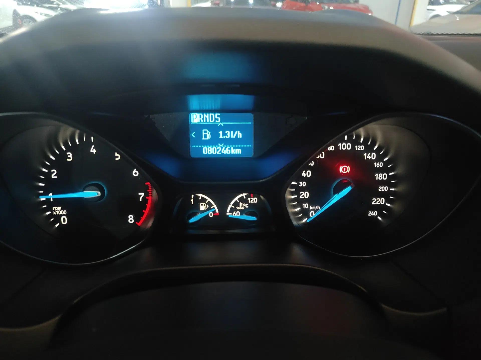 Ford Focus 2017 Sedan 1.6L Automatic Fashion Edition Smart Drive Version — миниатюра 19