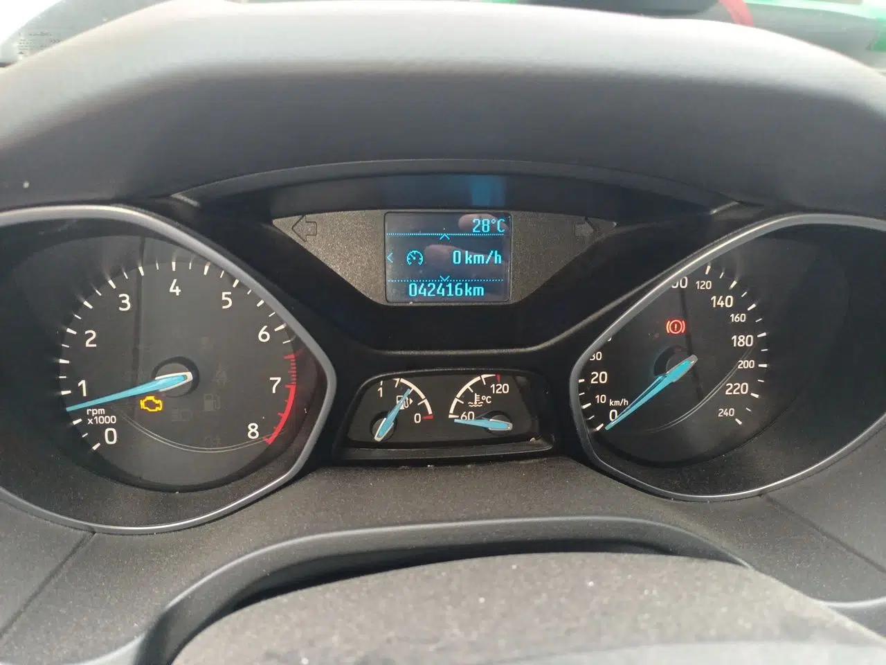Ford Focus 2015 Hatchback EcoBoost 125 Manual – Ultra-Style Edition — миниатюра 12