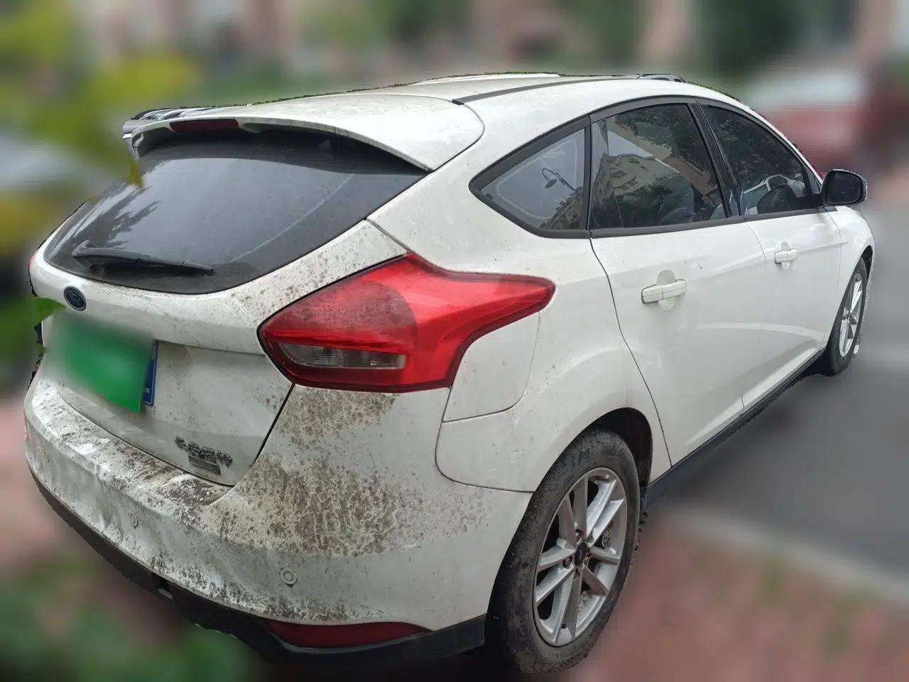 Ford Focus 2015 Hatchback EcoBoost 125 Manual – Ultra-Style Edition — миниатюра 6