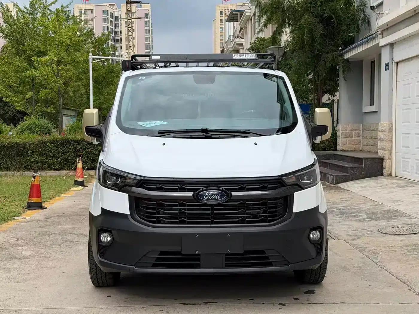Tourneo 2023 2.0T Automatic Premium Edition — миниатюра 2