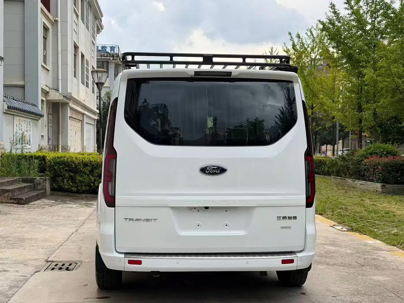 Tourneo 2023 2.0T Automatic Premium Edition — миниатюра 8