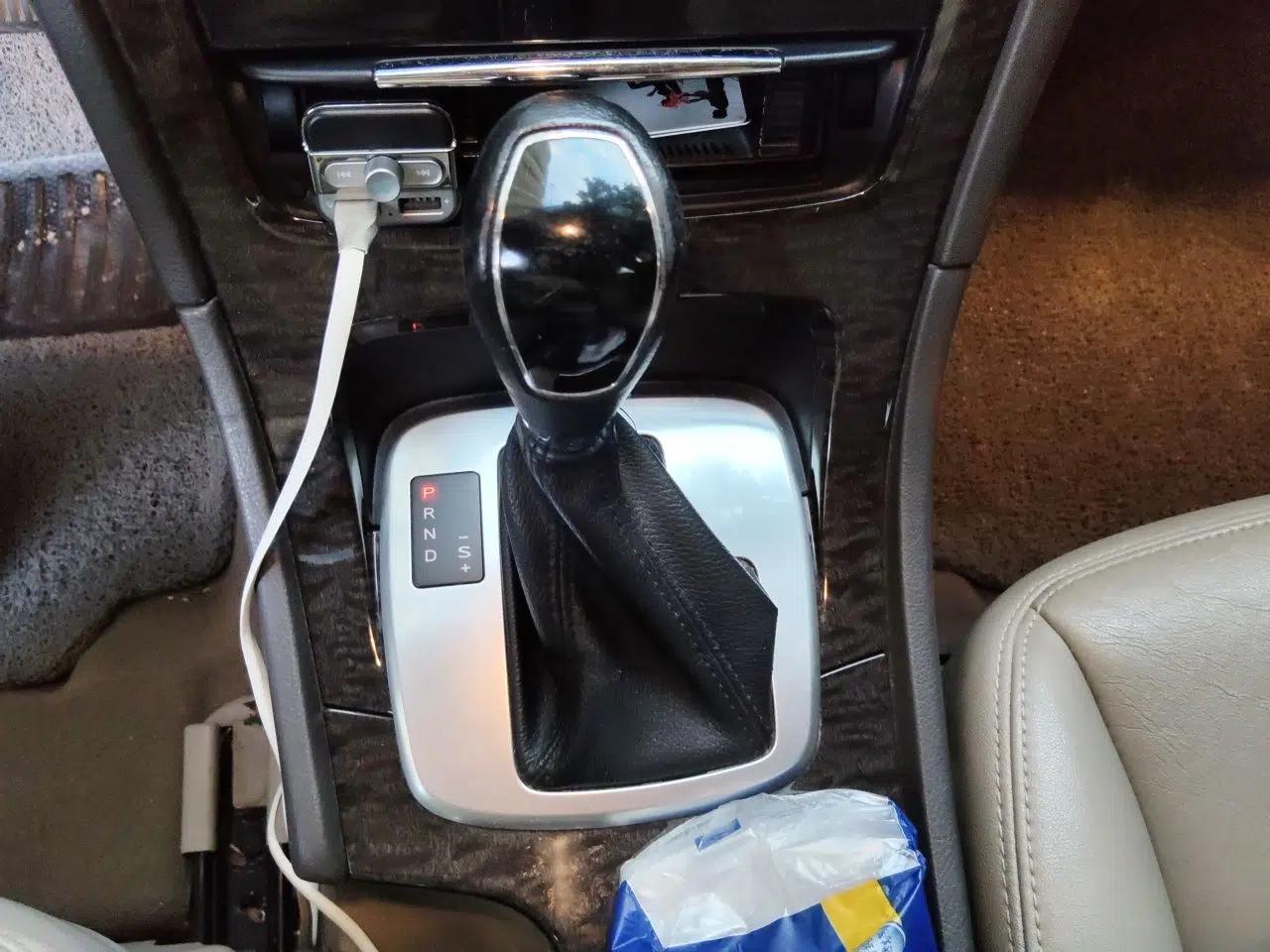 Ford Mondeo 2011 2.0L GTDi 200 Fashion Edition — миниатюра 14
