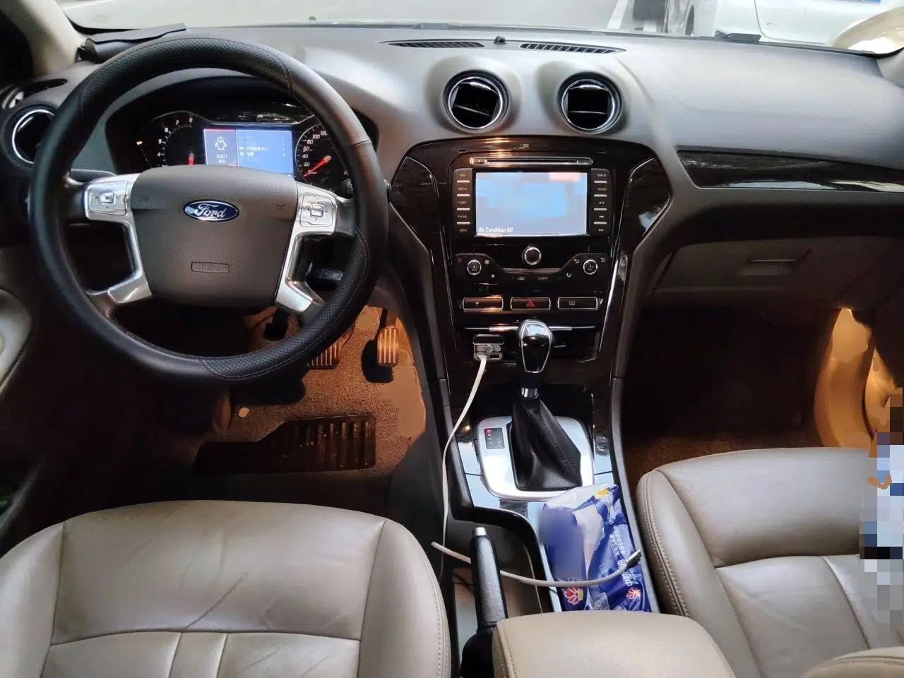 Ford Mondeo 2011 2.0L GTDi 200 Fashion Edition — миниатюра 9