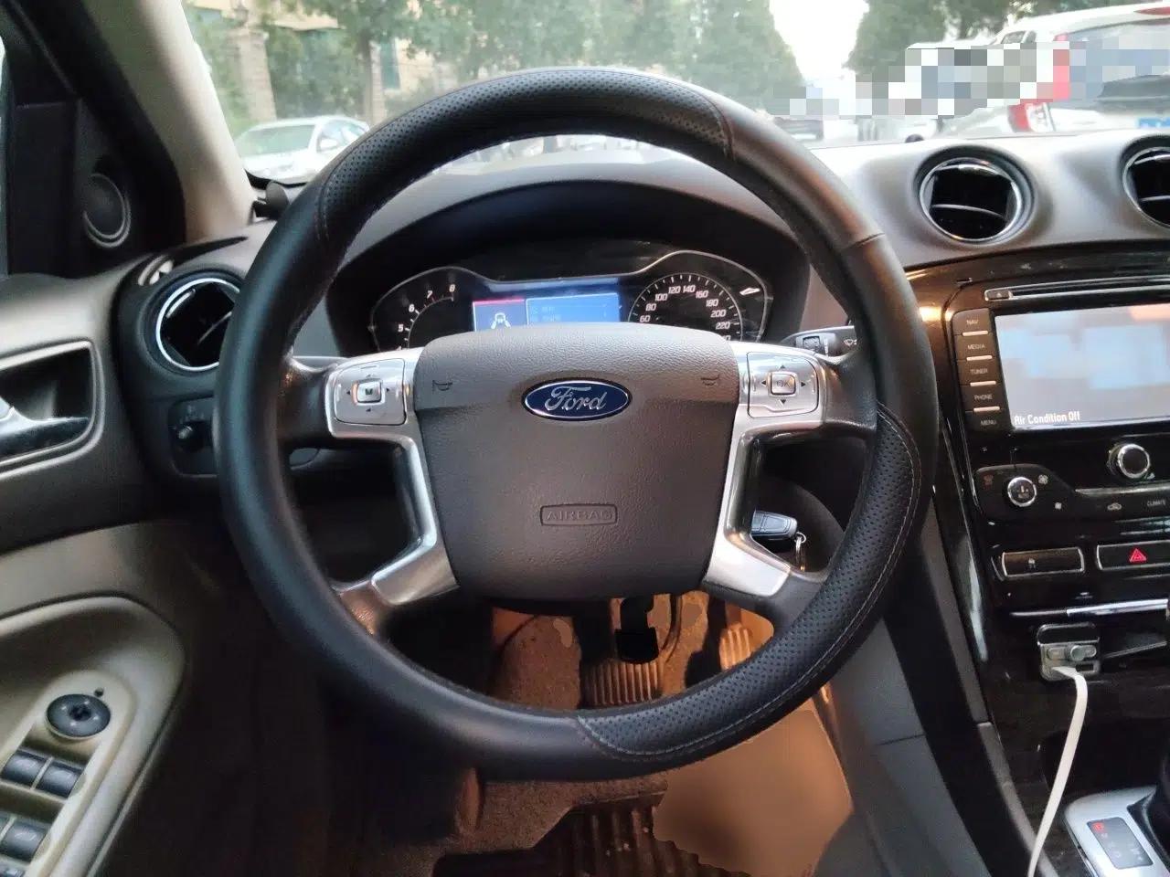 Ford Mondeo 2011 2.0L GTDi 200 Fashion Edition — миниатюра 10