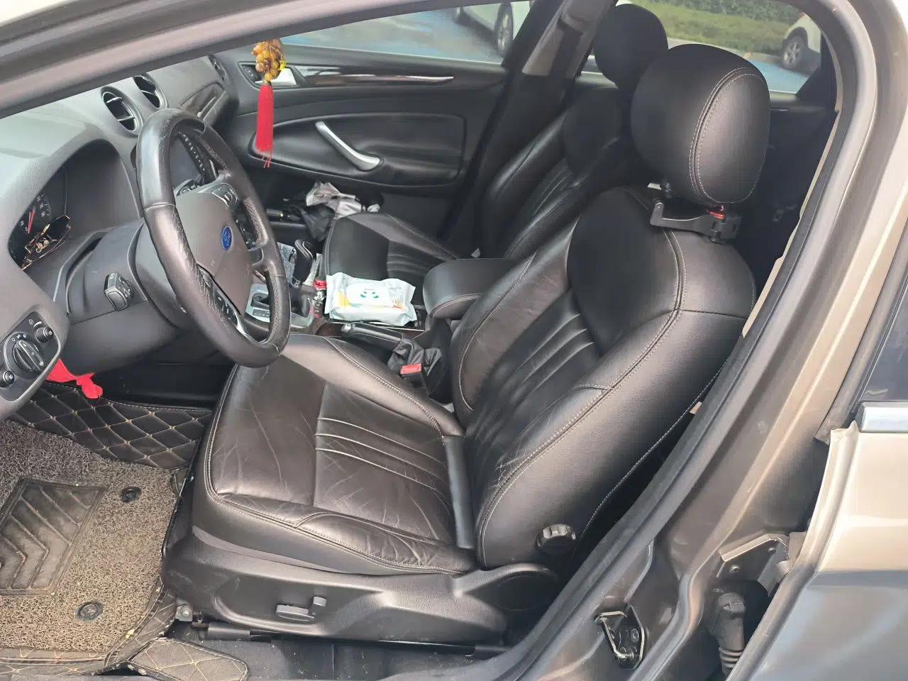 Ford Mondeo 2011 2.0L GTDi 200 Luxury Edition — миниатюра 15