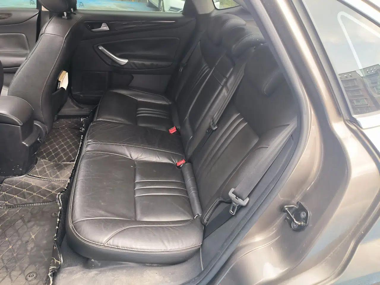 Ford Mondeo 2011 2.0L GTDi 200 Luxury Edition — миниатюра 17