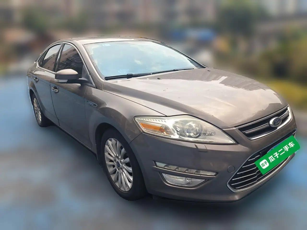 Ford Mondeo 2011 2.0L GTDi 200 Luxury Edition — миниатюра 3