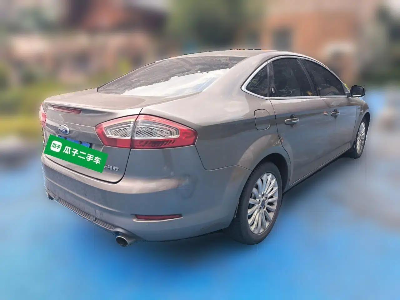 Ford Mondeo 2011 2.0L GTDi 200 Luxury Edition — миниатюра 6