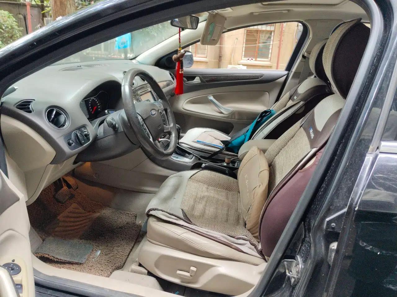 Ford Mondeo 2011 2.0L GTDi 200 Luxury Edition — миниатюра 15