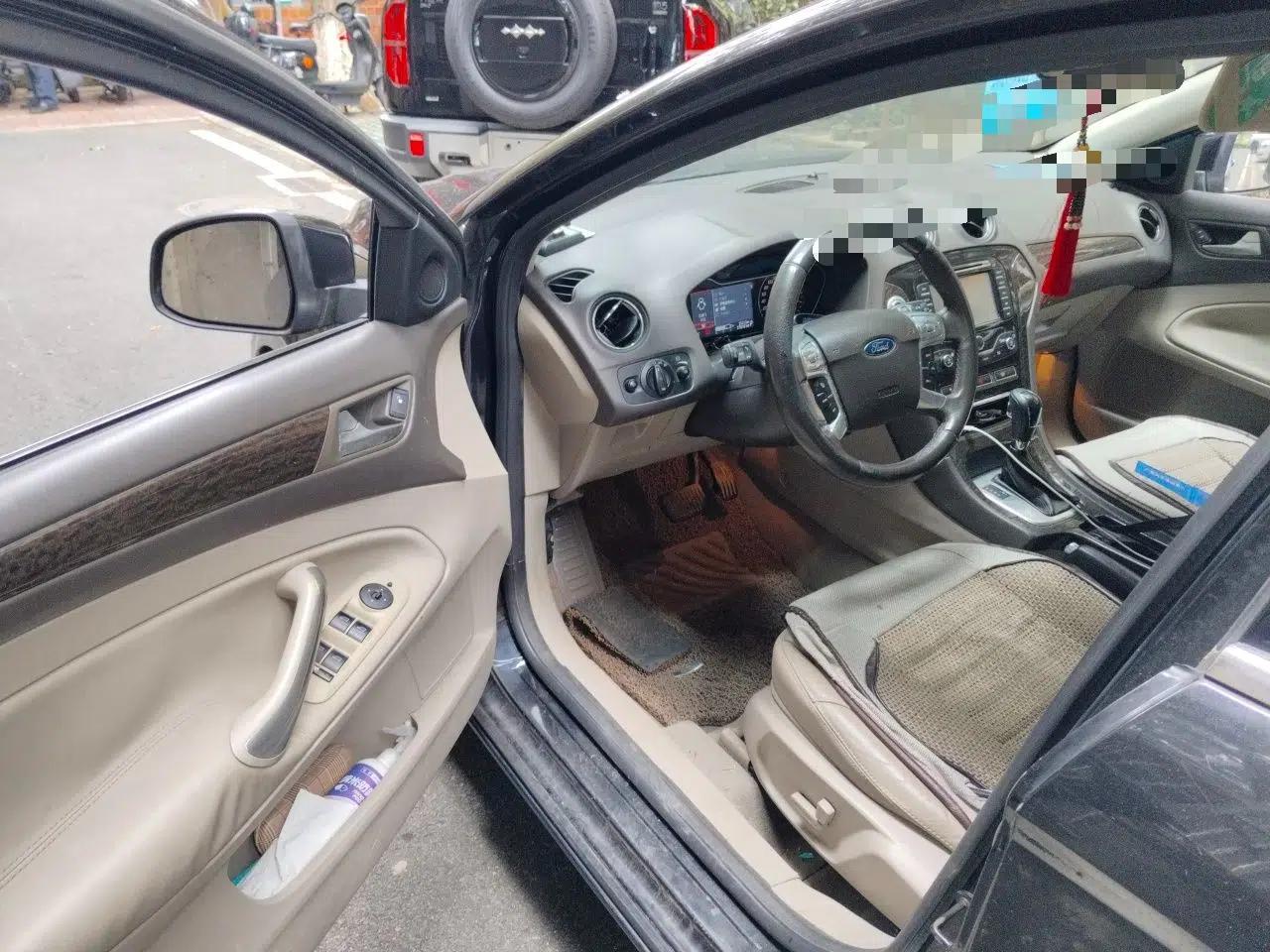 Ford Mondeo 2011 2.0L GTDi 200 Luxury Edition — миниатюра 16