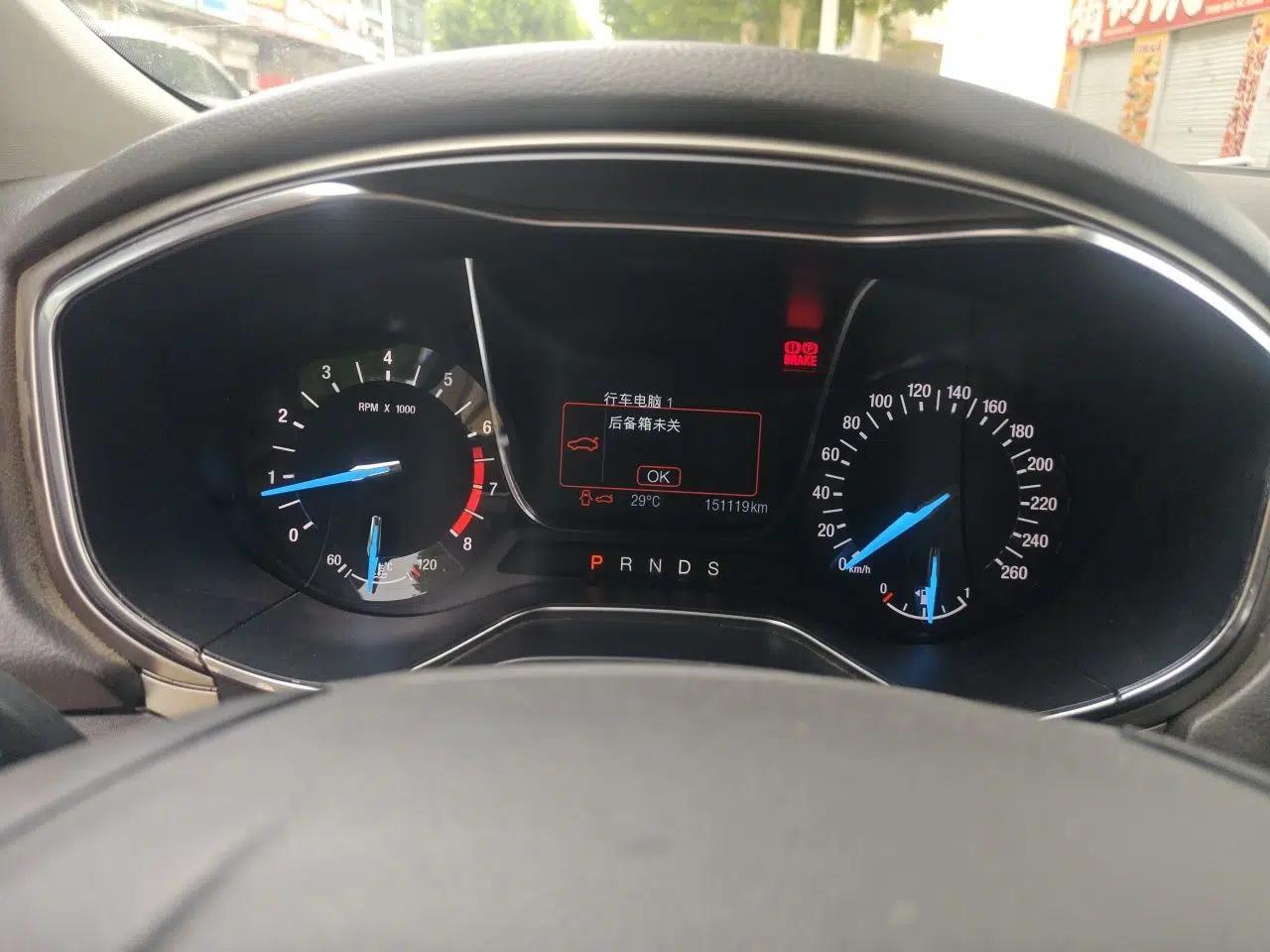 Ford Mondeo 2013 2.0L GTDi 200 Fashion Edition — миниатюра 11