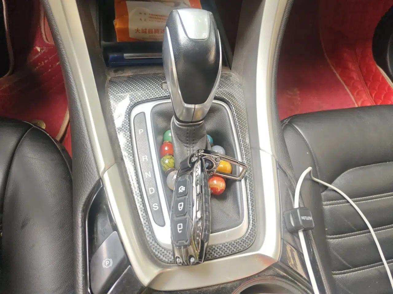 Ford Mondeo 2013 2.0L GTDi 200 Fashion Edition — миниатюра 14