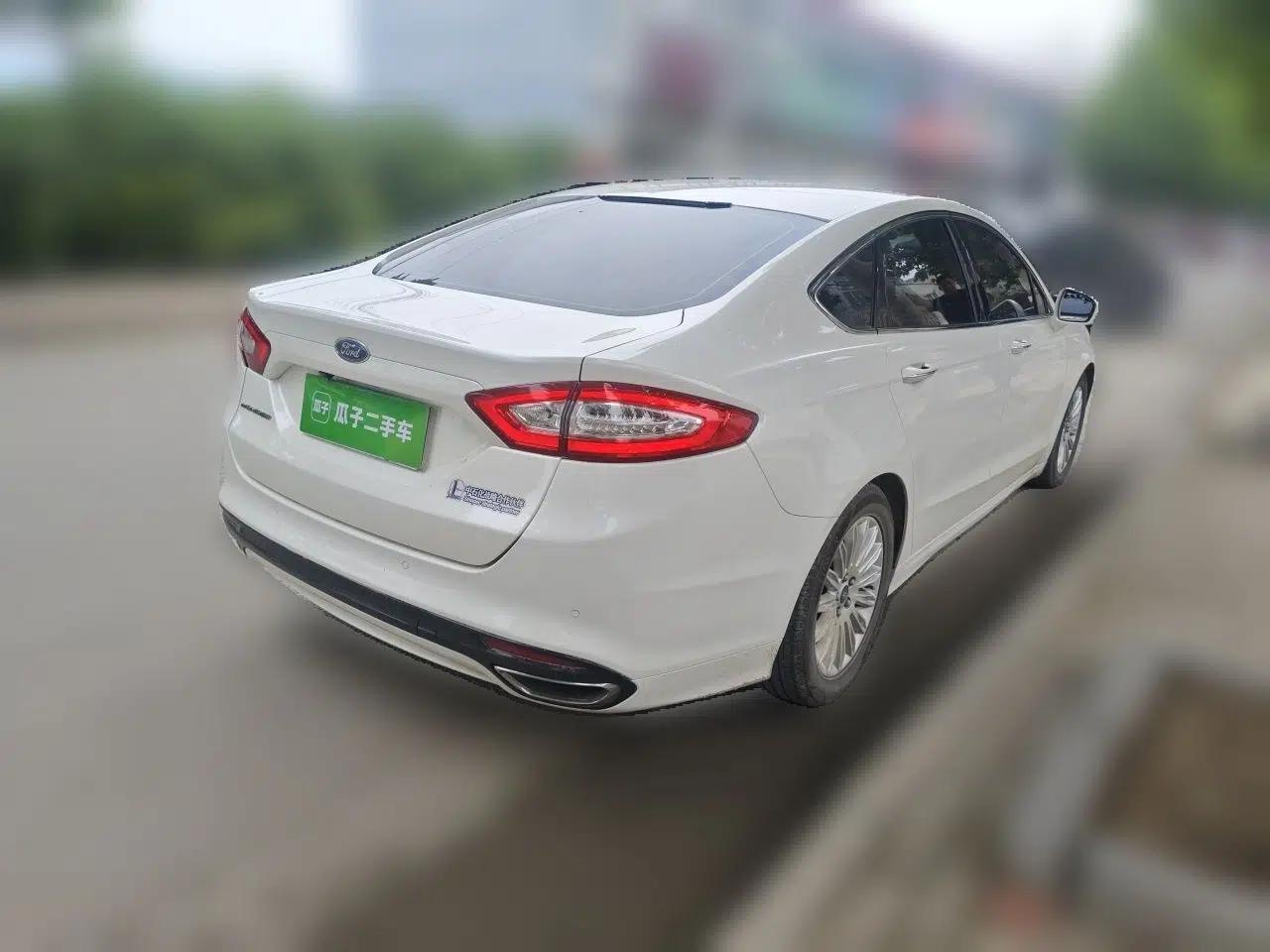 Ford Mondeo 2013 2.0L GTDi 200 Fashion Edition — миниатюра 6