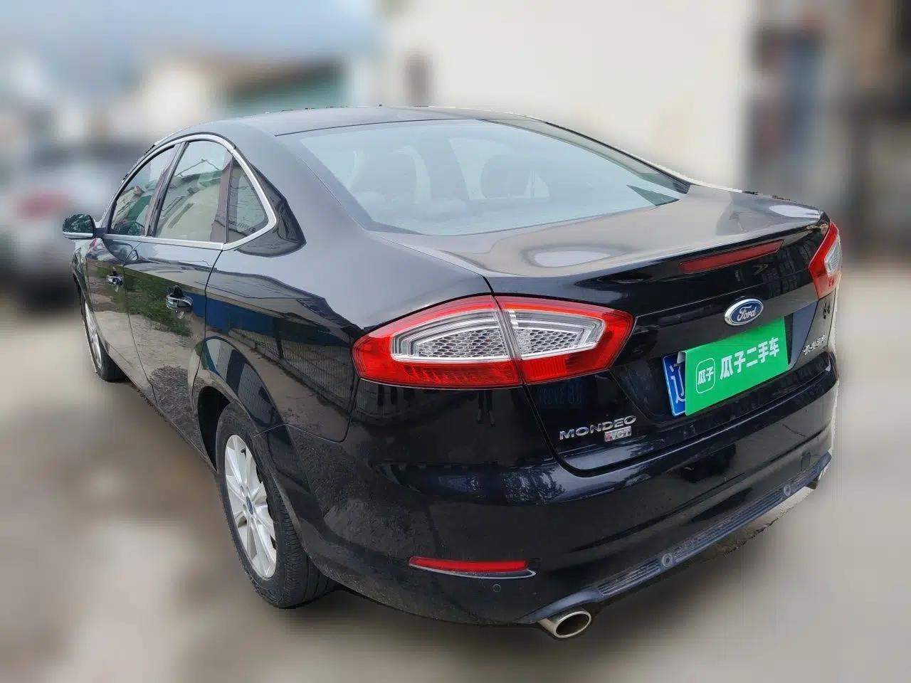 Ford Mondeo 2011 2.3L Fashion Edition — миниатюра 4