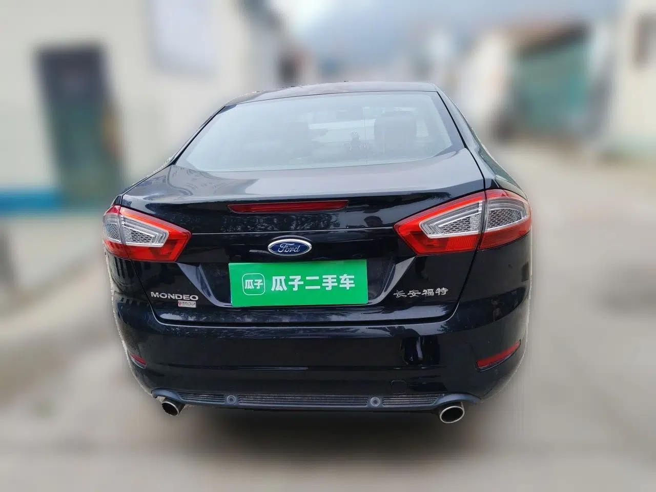 Ford Mondeo 2011 2.3L Fashion Edition — миниатюра 5
