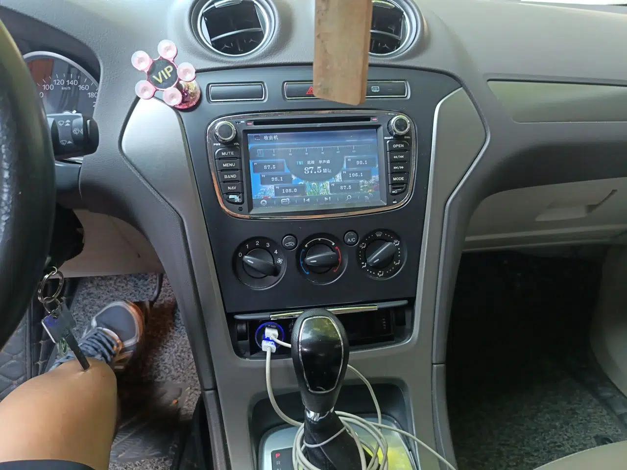 Ford Mondeo 2013 2.3L Fashion Edition — миниатюра 13