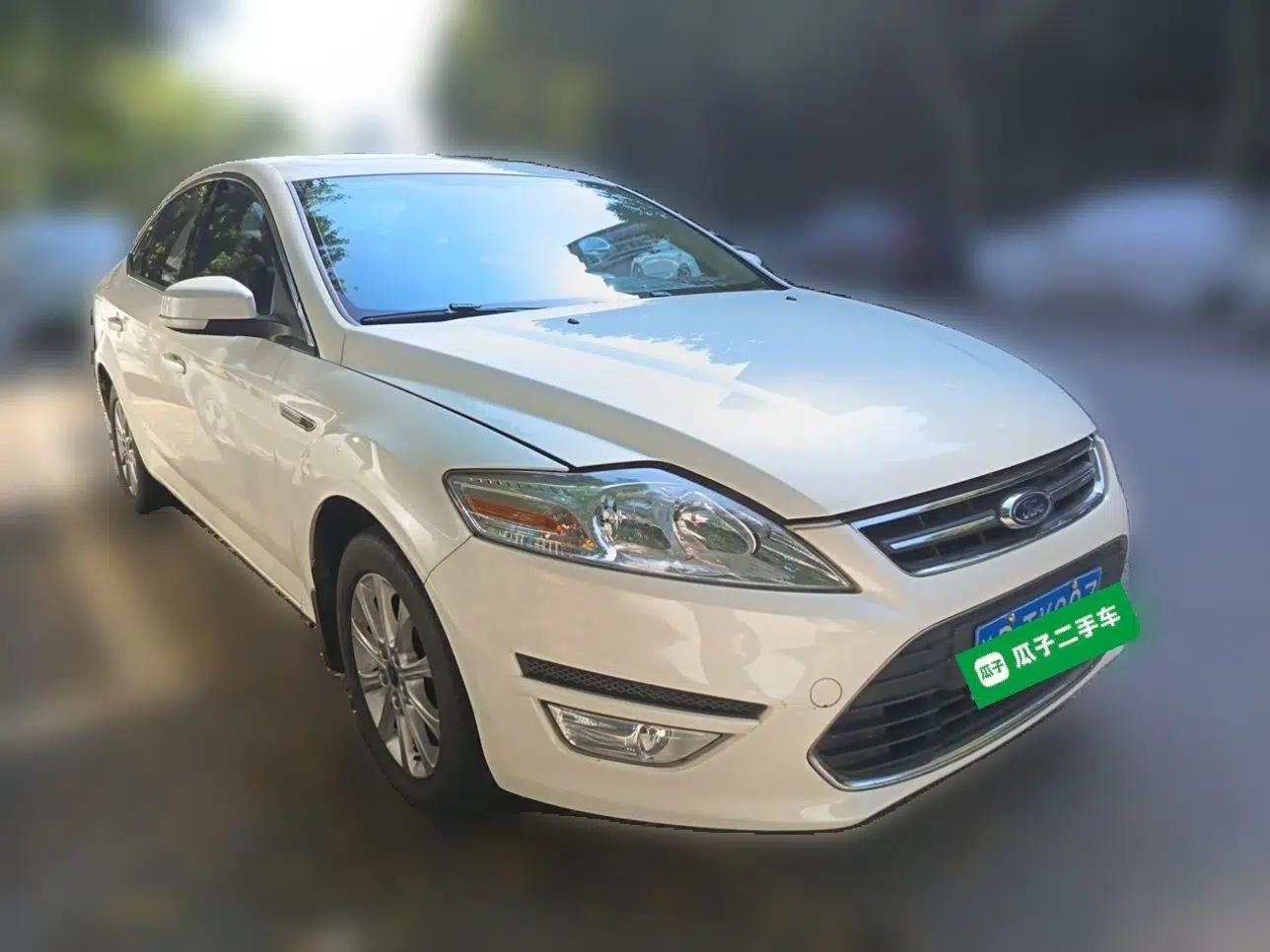 Ford Mondeo 2013 2.3L Fashion Edition — миниатюра 3