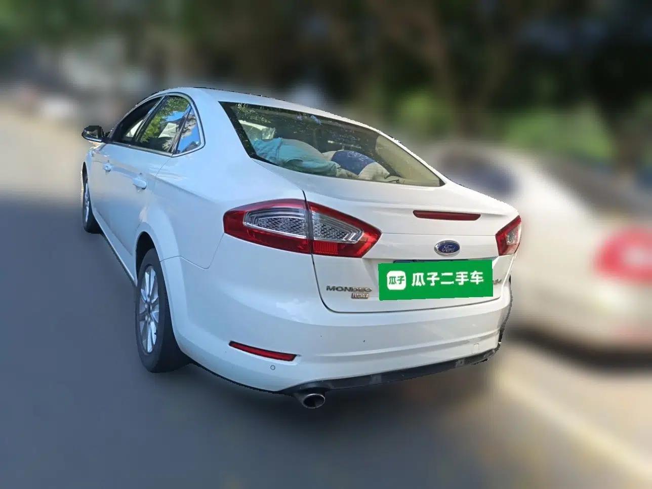 Ford Mondeo 2013 2.3L Fashion Edition — миниатюра 4