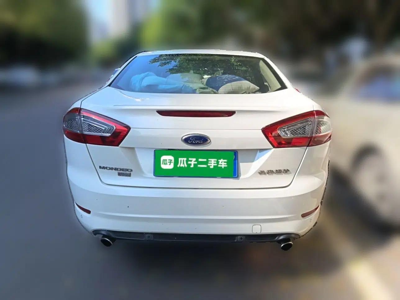 Ford Mondeo 2013 2.3L Fashion Edition — миниатюра 5